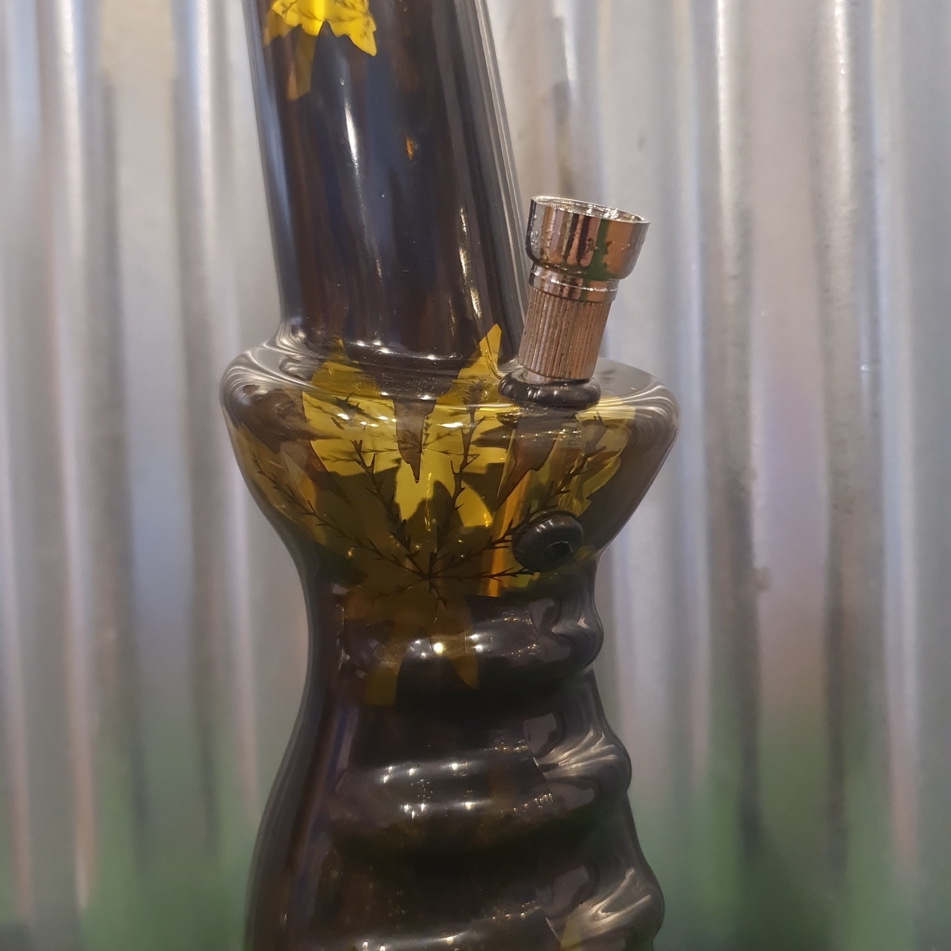 Large Plastic Bong - 34cm - Black & Gold