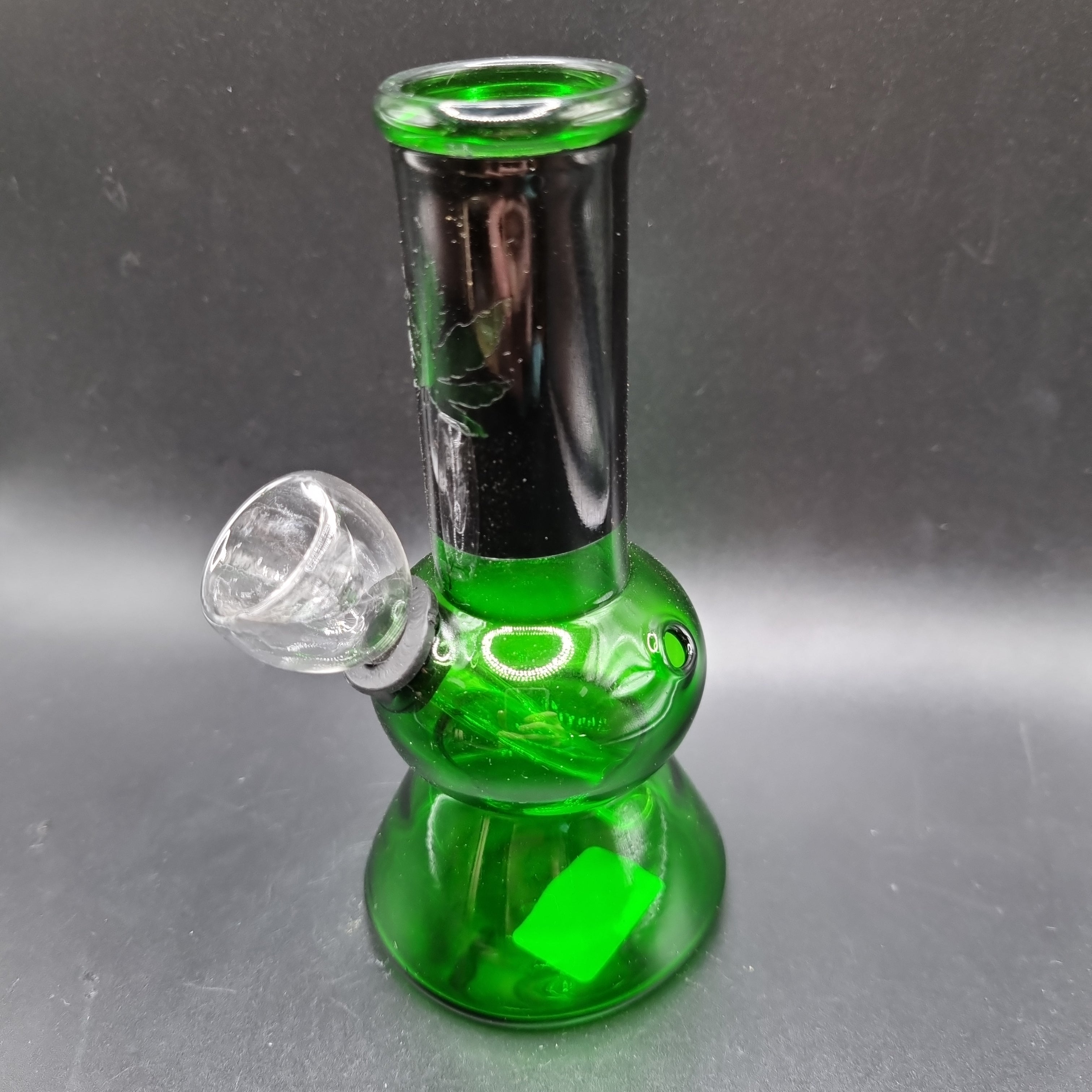 Mini Glass Bong - 136mm - Green