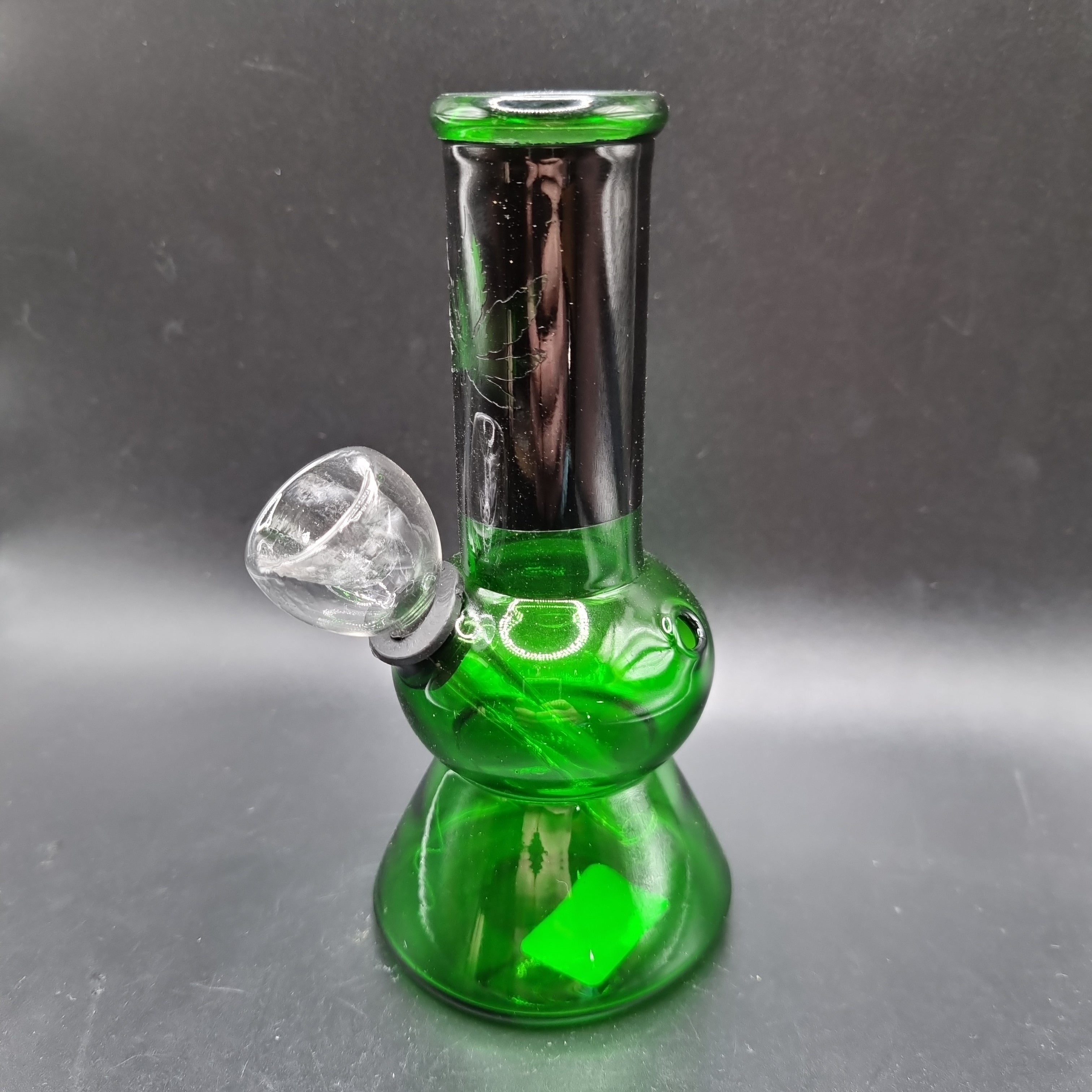 Mini Glass Bong - 136mm - Green