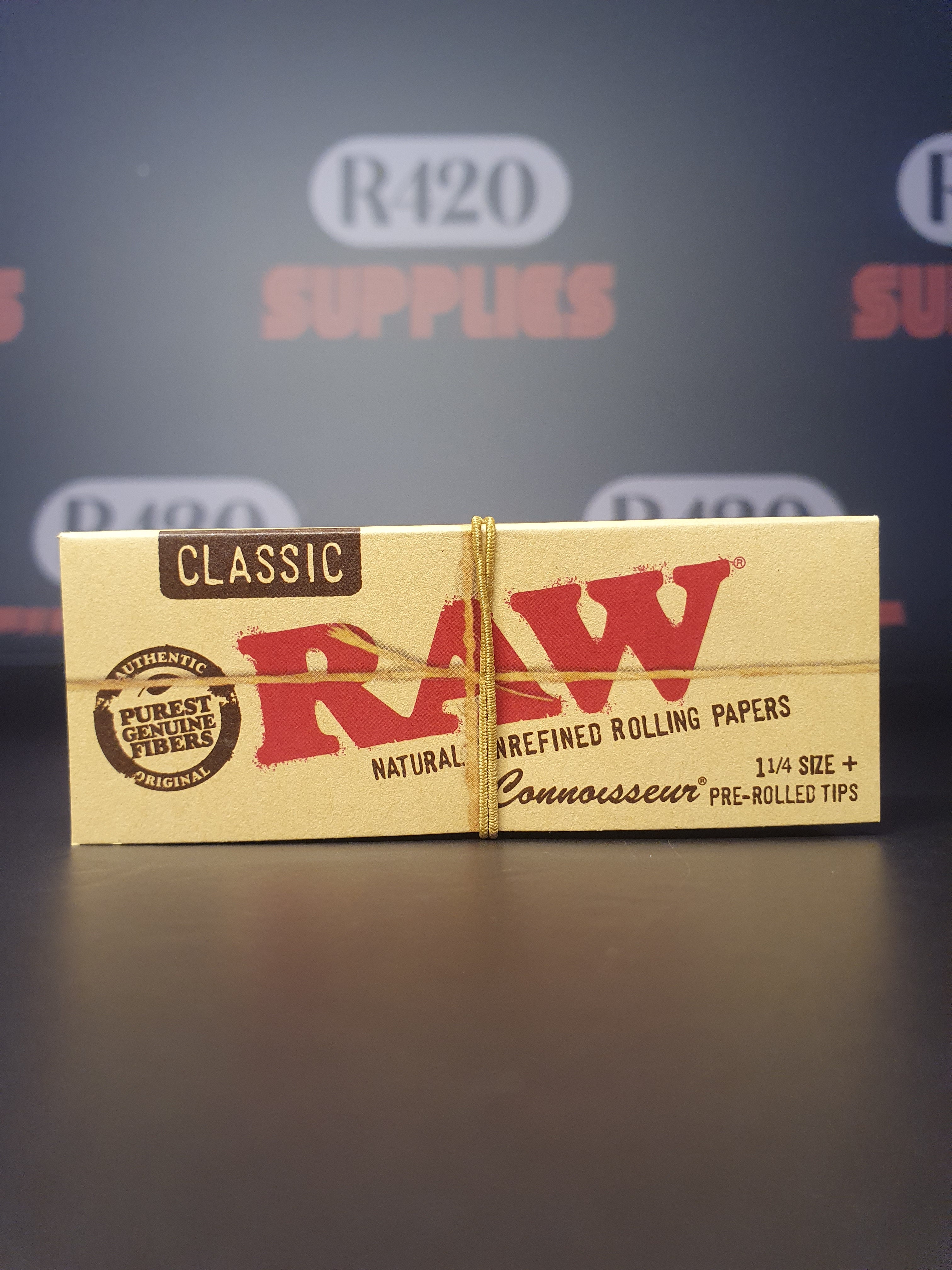 RAW Classic Connoisseur 1¼ + Pre-rolled Tips