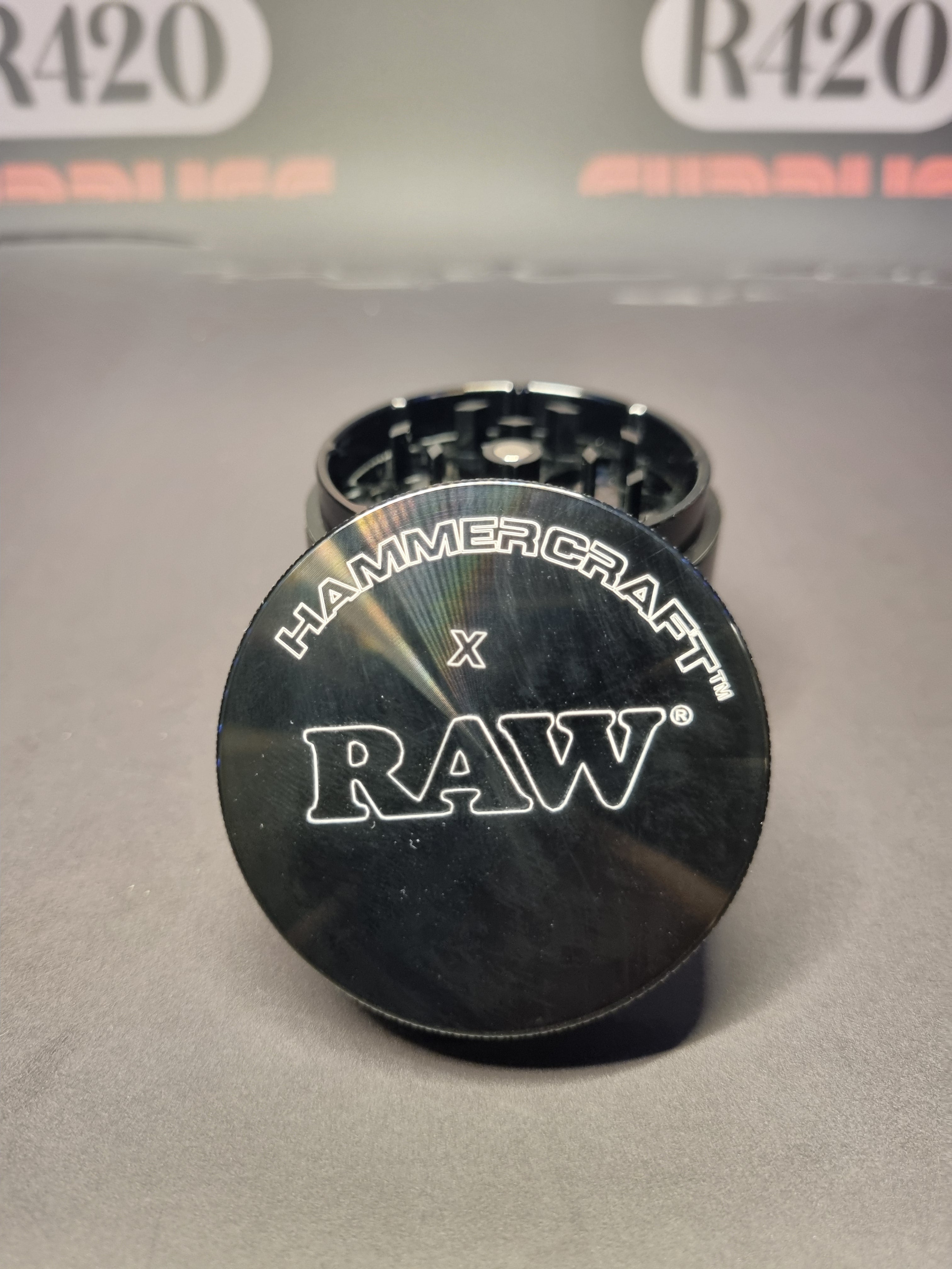 Hammercraft x RAW Aluminium  Grinder - 4 Piece  - Medium 55mm - Black