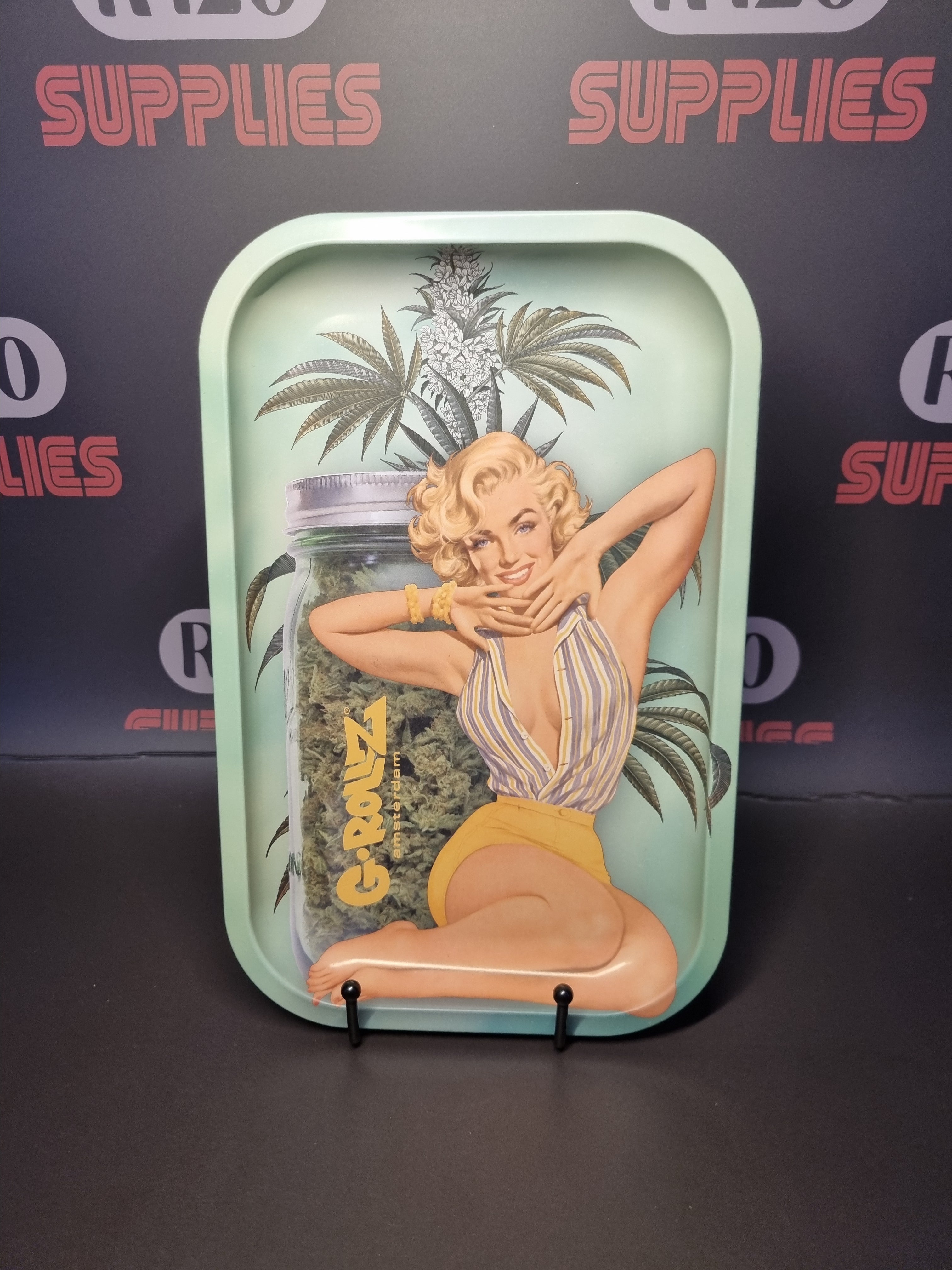 G-Rollz Pin-Up Girl Metal Rolling Tray - Small.