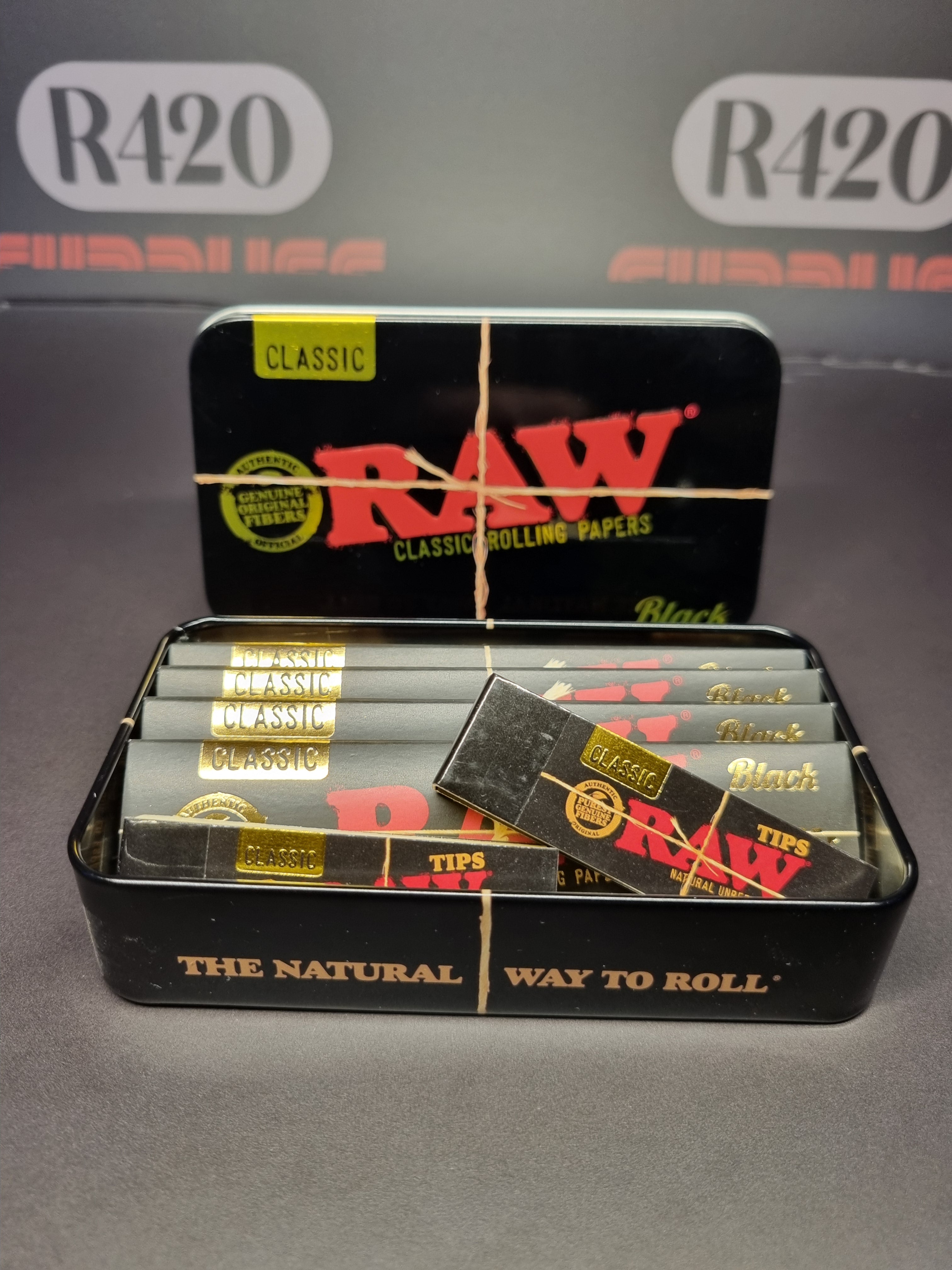 RAW Black Kingsize Smoking Set - Papers, Tips + Metal Tin