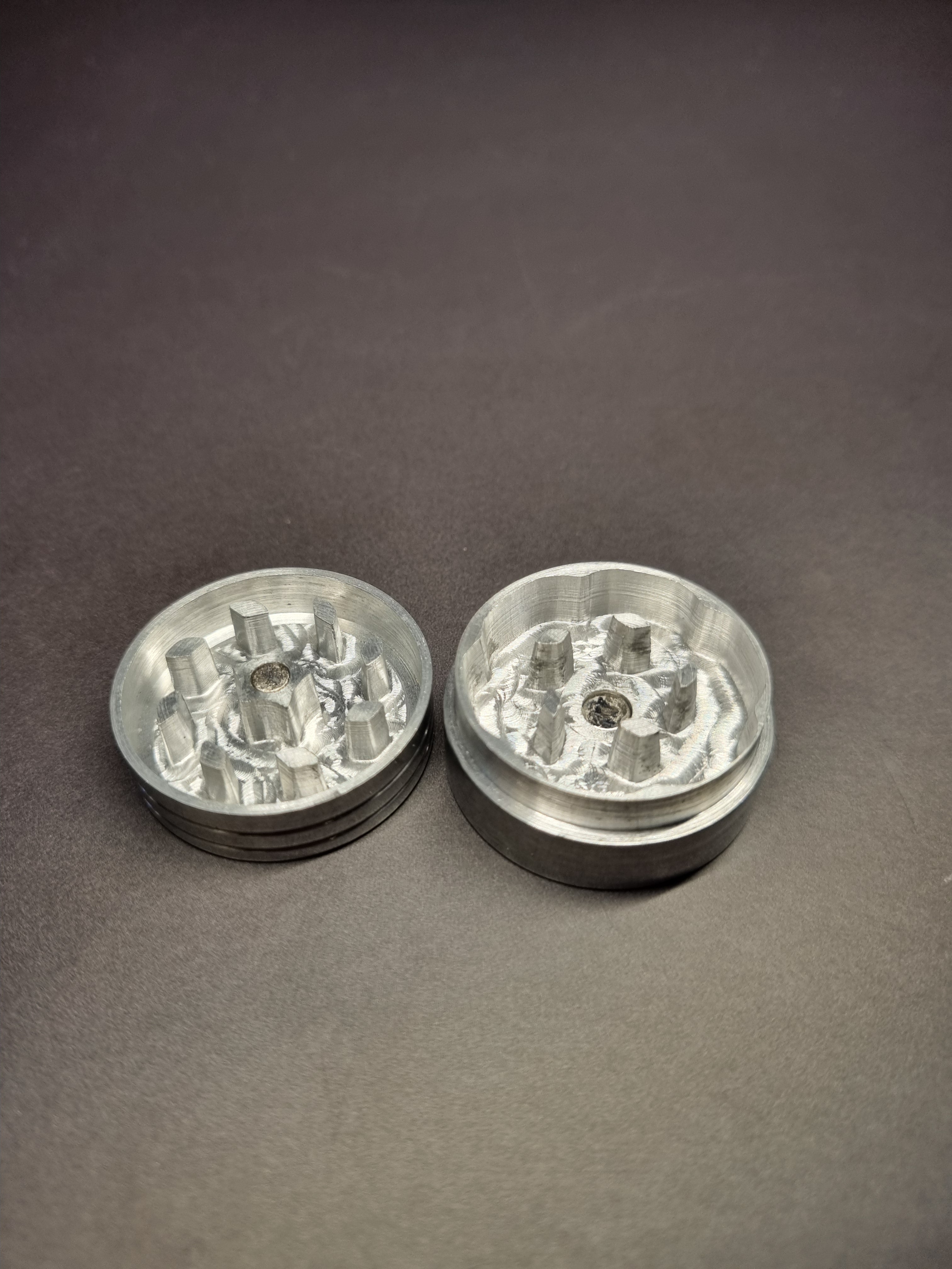 Aluminium 2 Piece Grinder - 30mm