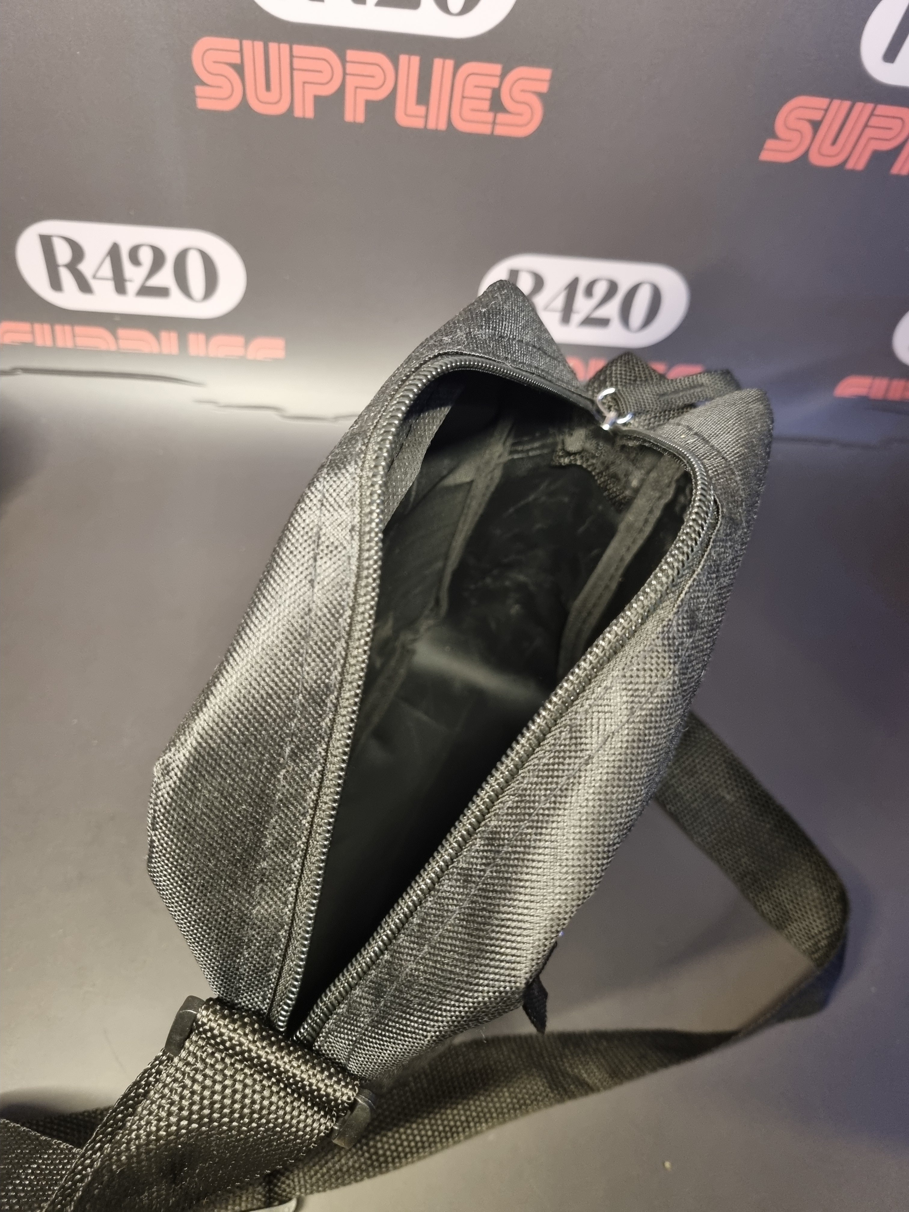 R420 Shoulder Bag