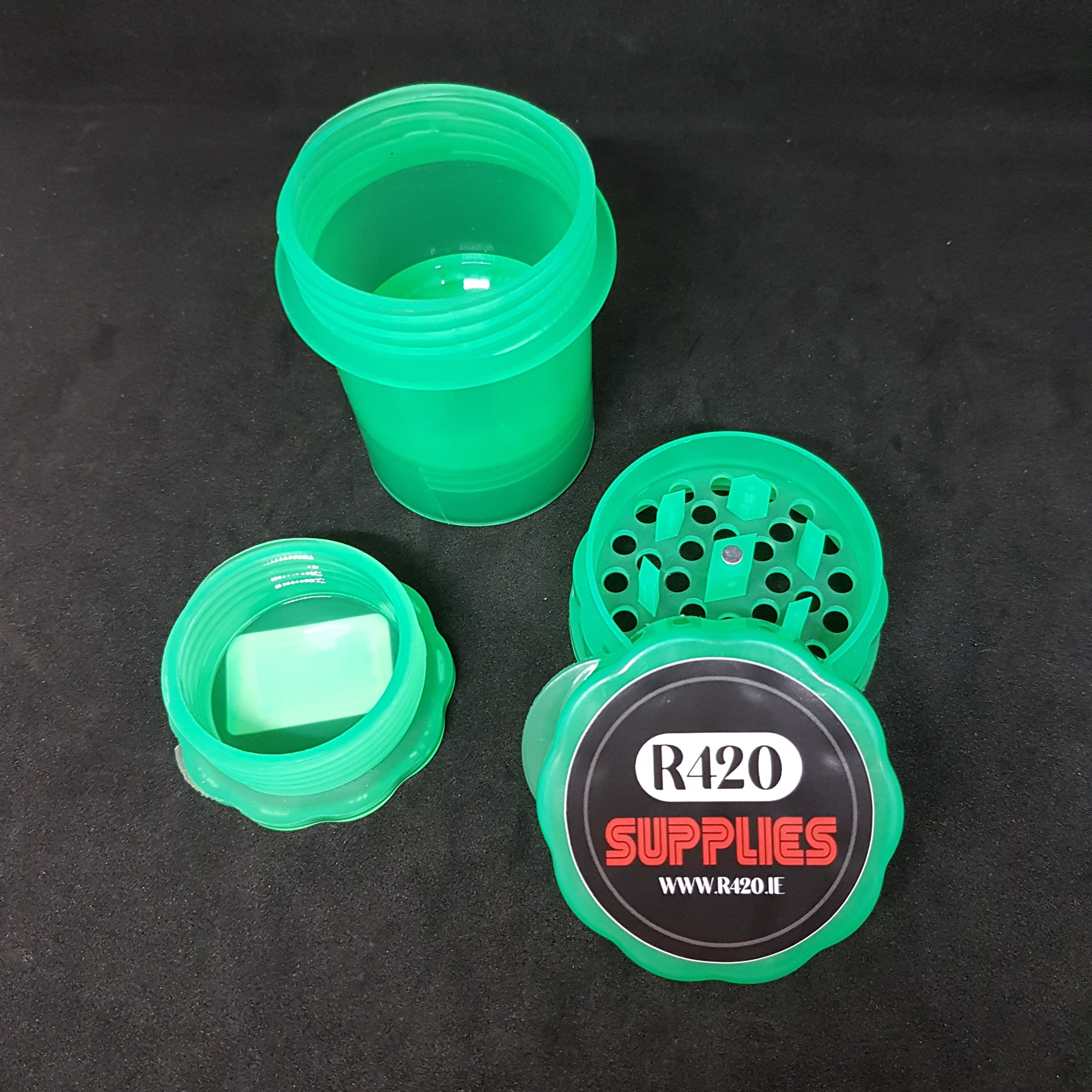 Plastic Grinder w/ Large Catcher - 60mm