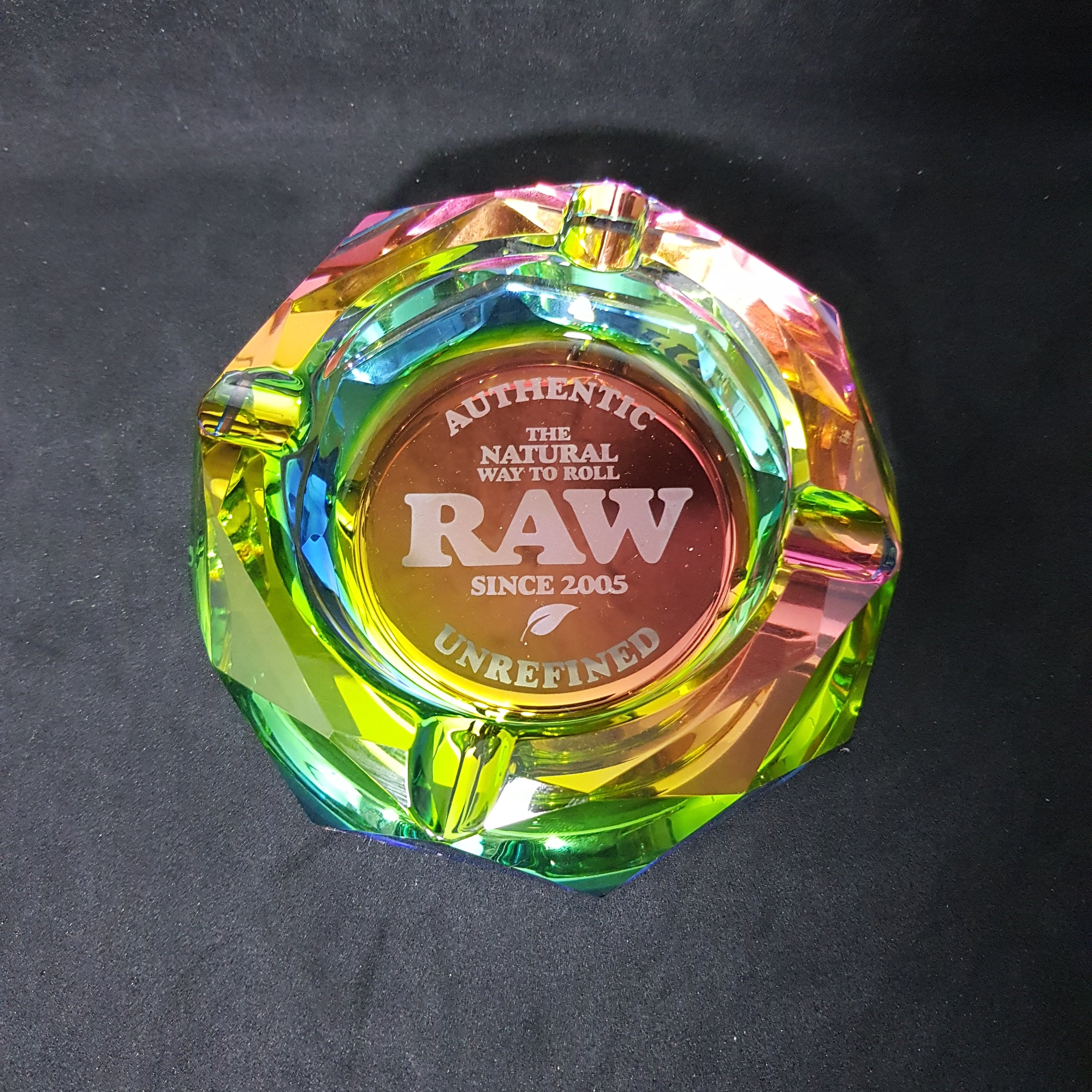 RAW Rainbow Glass Ashtrayu