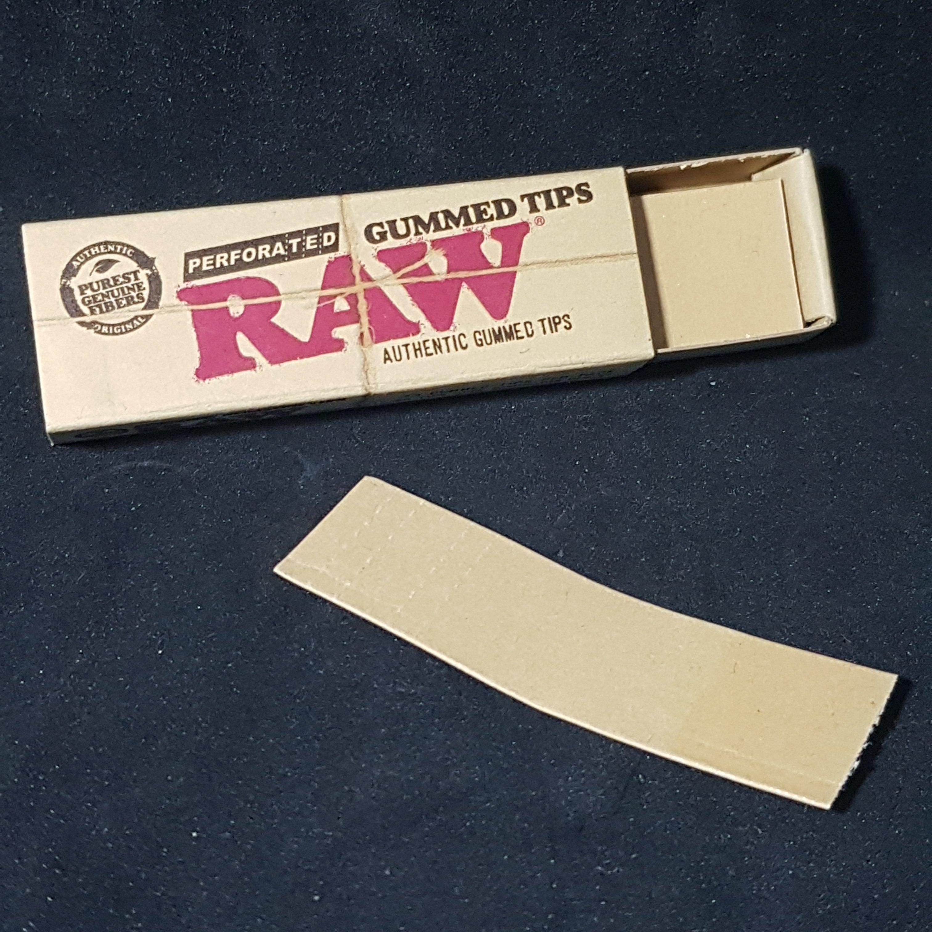 RAW Perforated Gummed Tips - 33 Tips