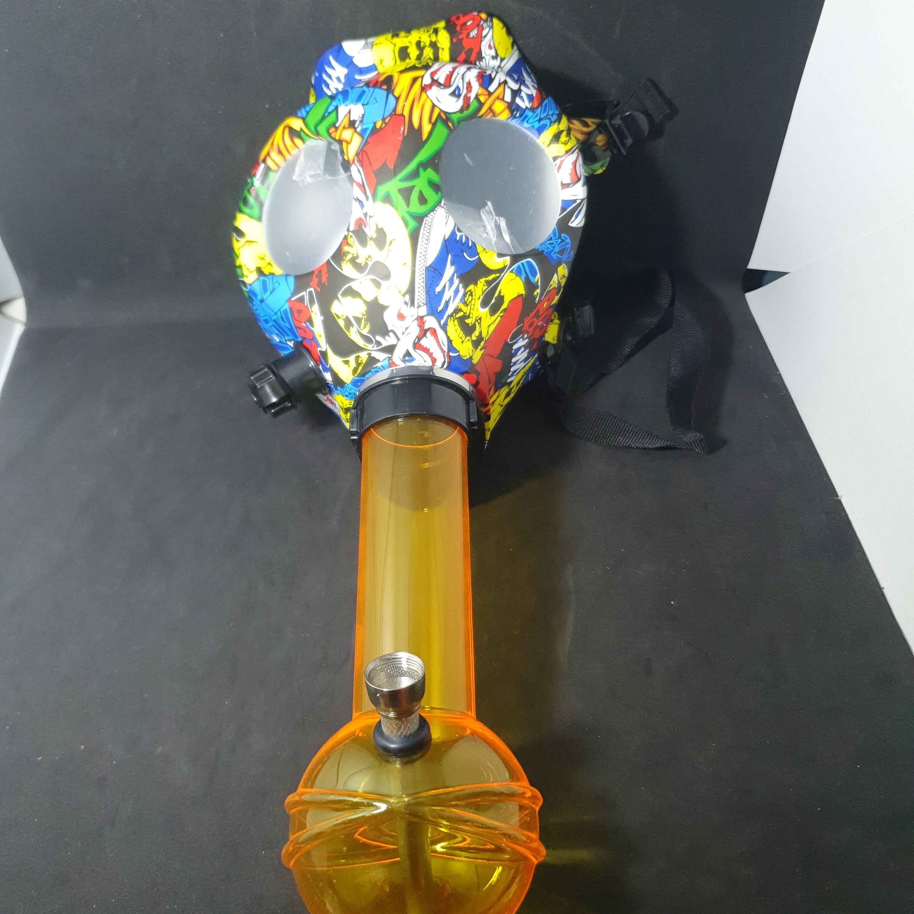 Gas Mask Bong - Cartoon Mask & Bong