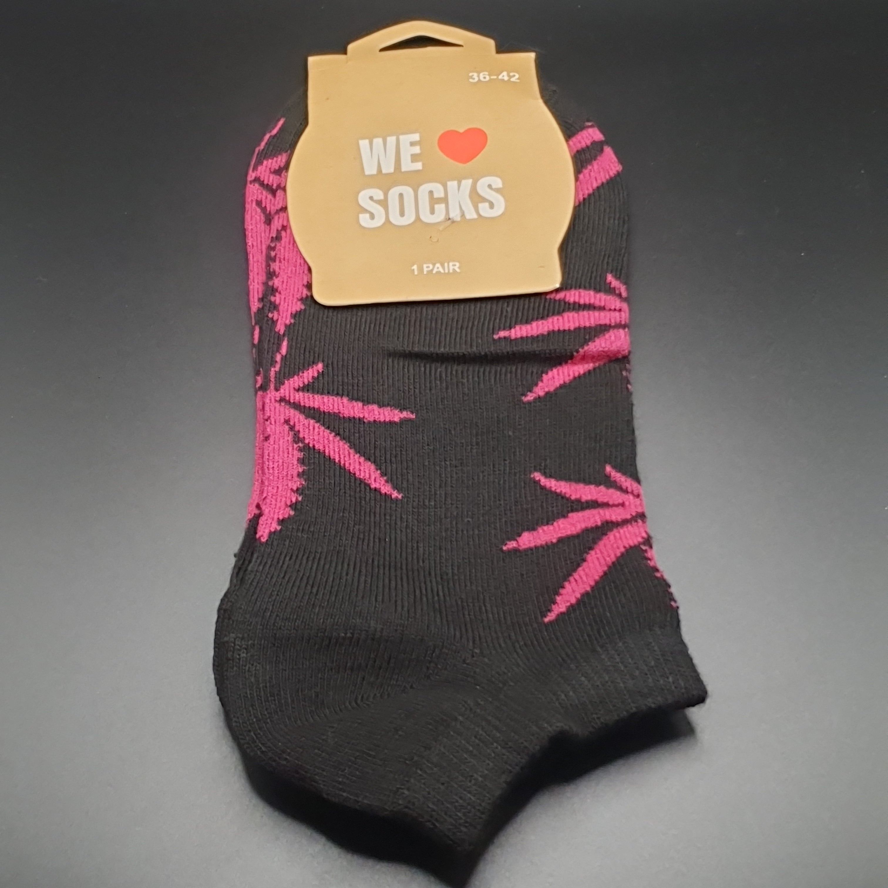 SHORT SOCKS-SIZE(36-42)- Black with Pink Leaves